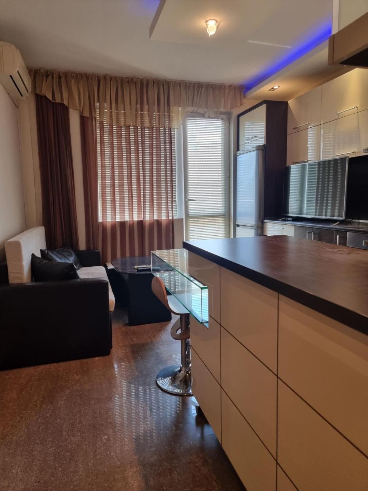Апартамент Ломбарди Varna Exterior photo